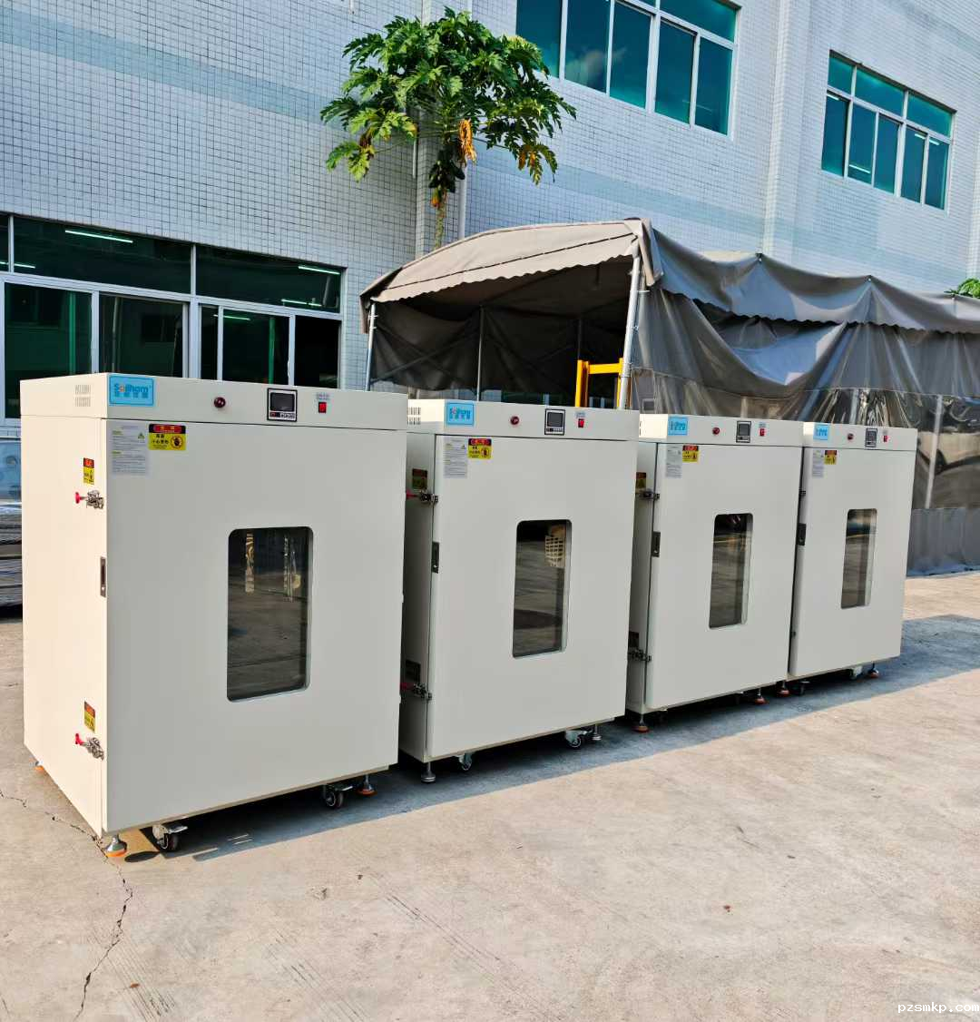 4台高温试验箱，送货深圳客户公司